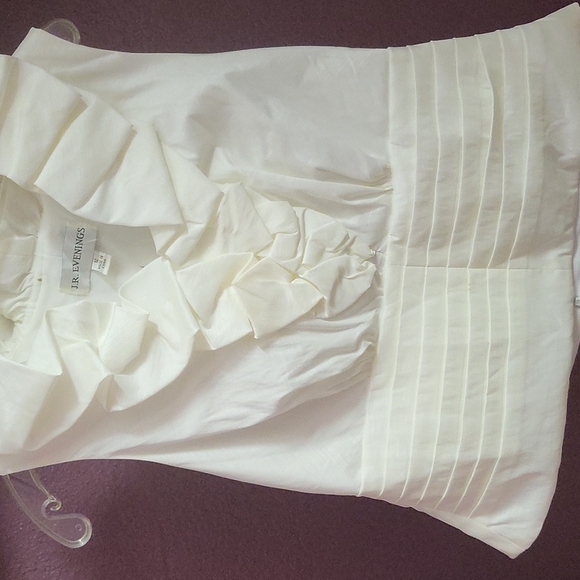 New without tags women Ruffle formal blouse - Picture 2 of 5